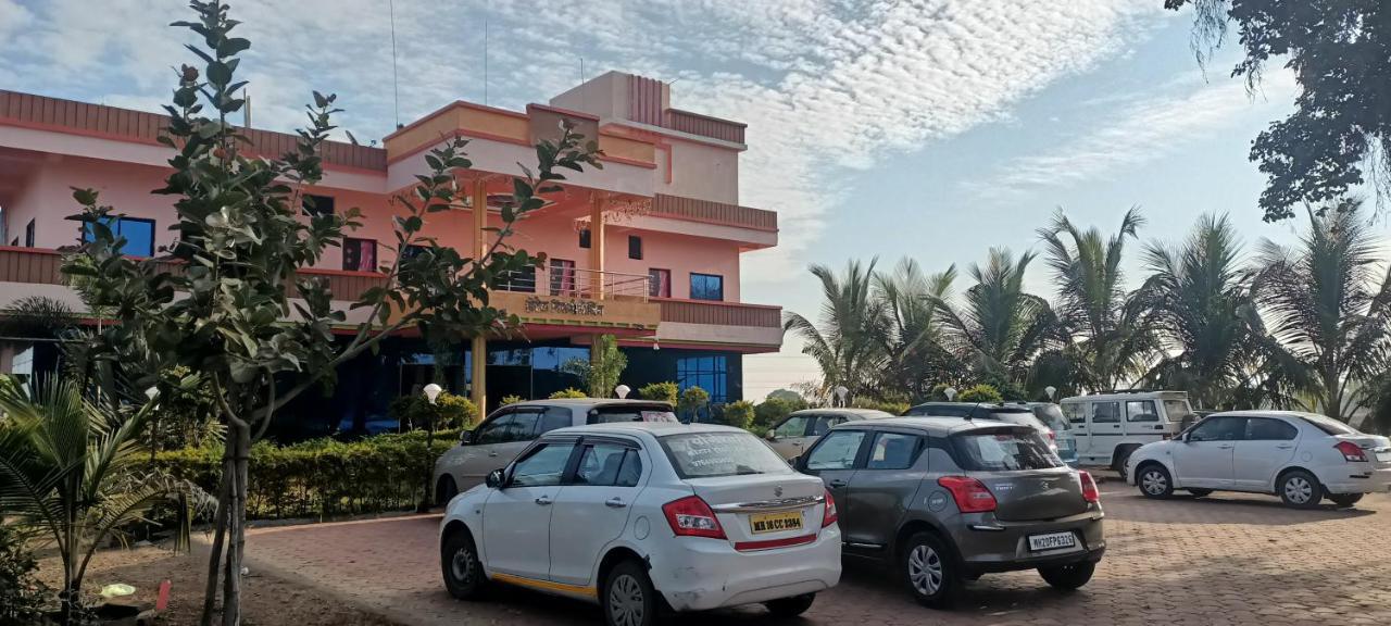 Hotel Nisarg Lodging And Restaurant Aurangabad  Exterior photo