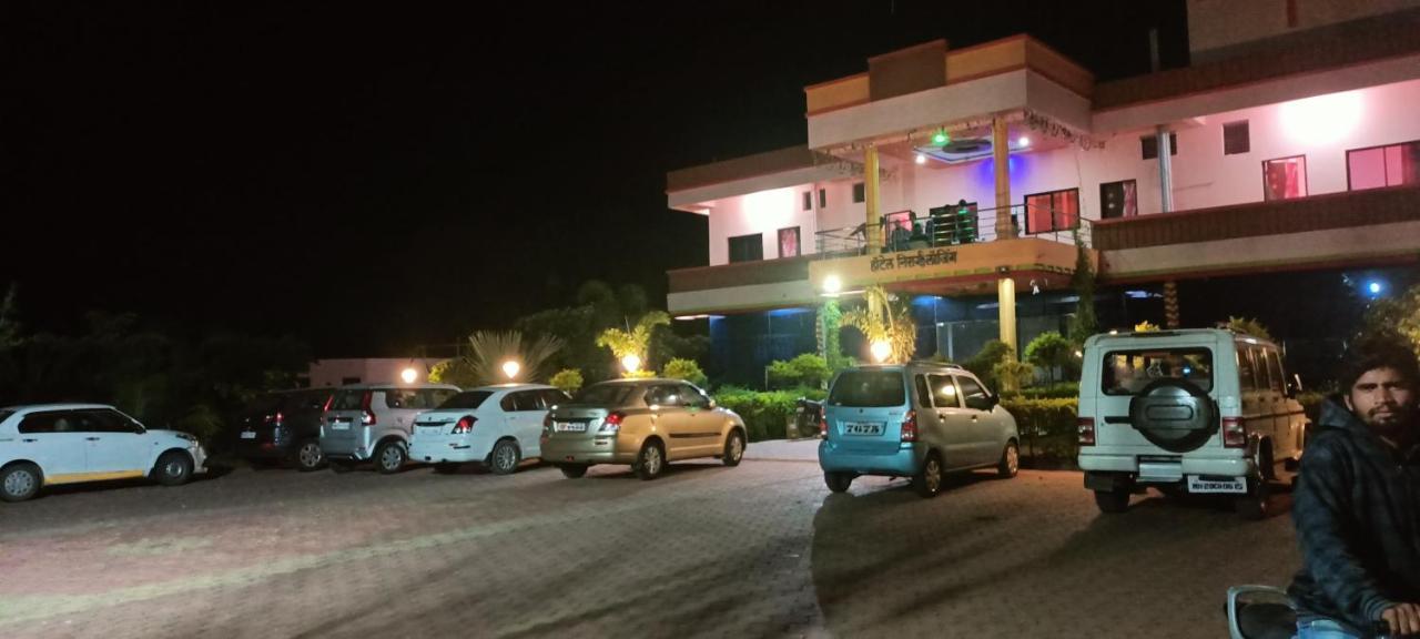 Hotel Nisarg Lodging And Restaurant Aurangabad  Exterior photo