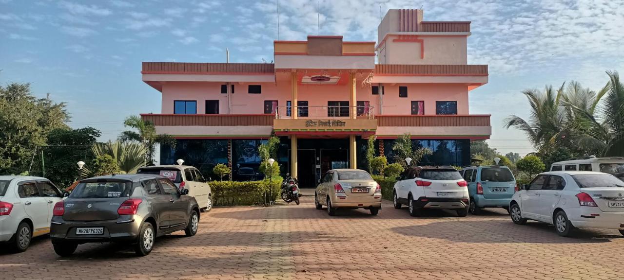 Hotel Nisarg Lodging And Restaurant Aurangabad  Exterior photo