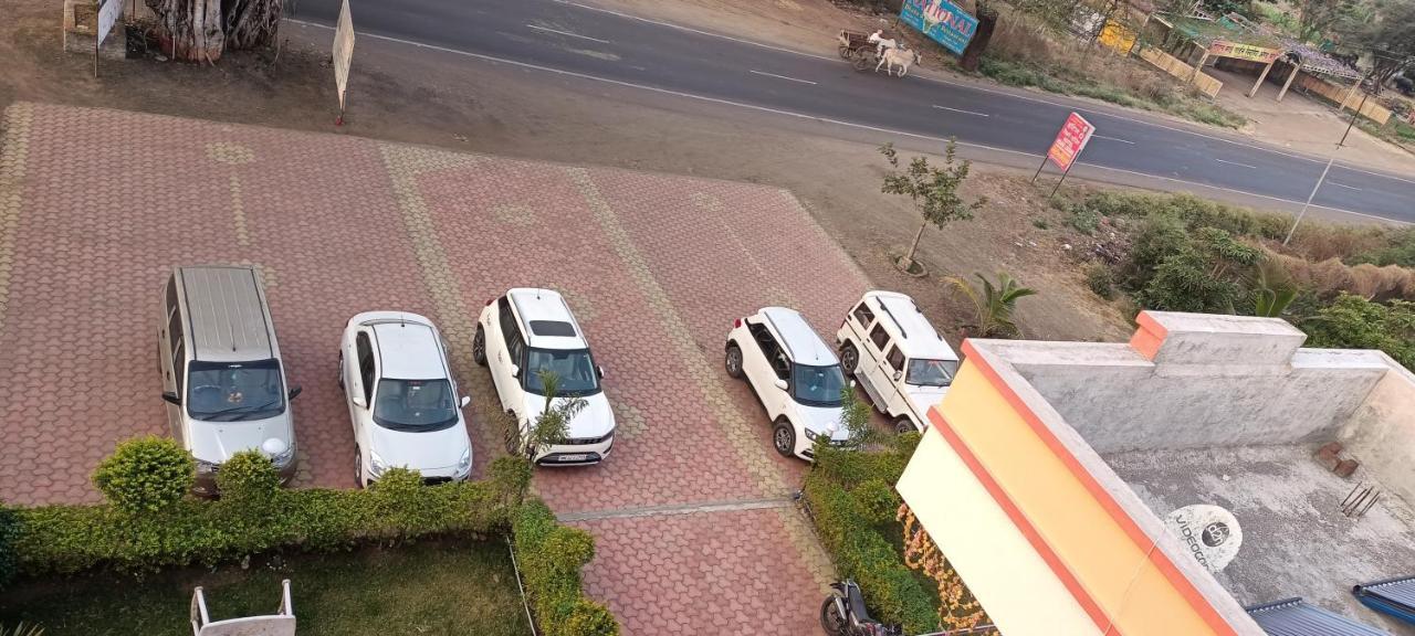 Hotel Nisarg Lodging And Restaurant Aurangabad  Exterior photo