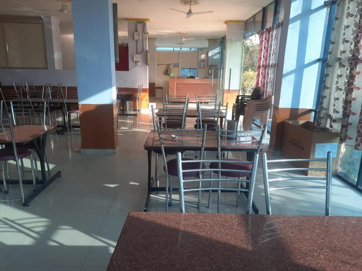 Hotel Nisarg Lodging And Restaurant Aurangabad  Exterior photo