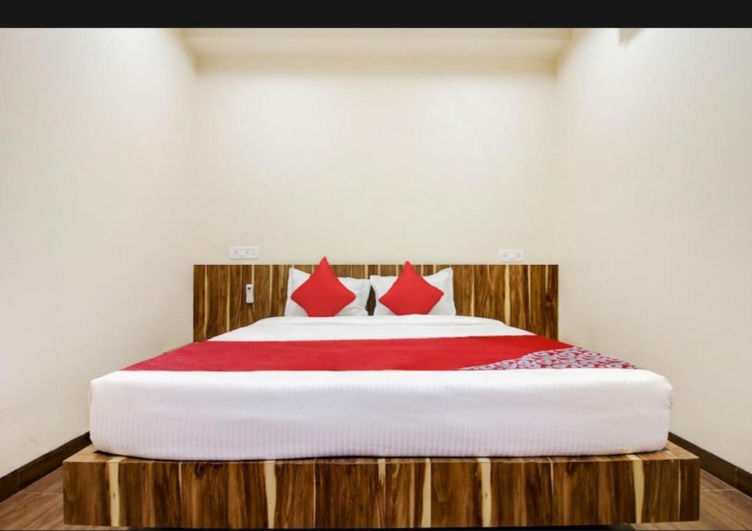 Hotel Nisarg Lodging And Restaurant Aurangabad  Exterior photo